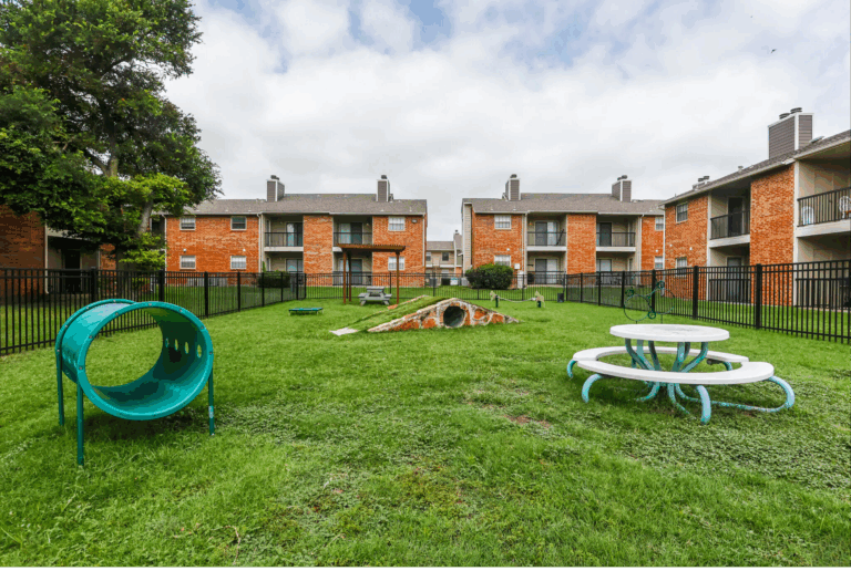 creekside-village-apartments-plano-tx-dog-park (1) - AEP Edits (1)